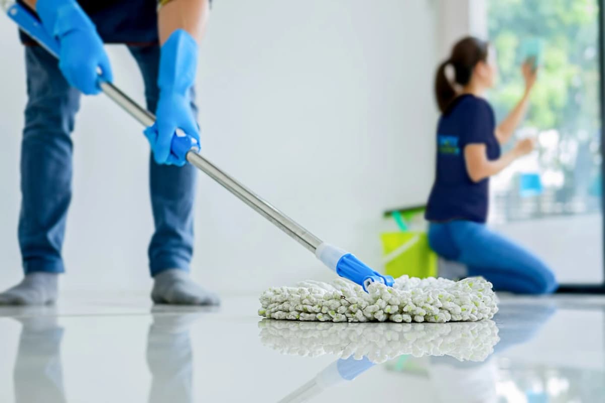 Henry-Brooks Ltd professional end of tenancy cleaning team in Hampshire