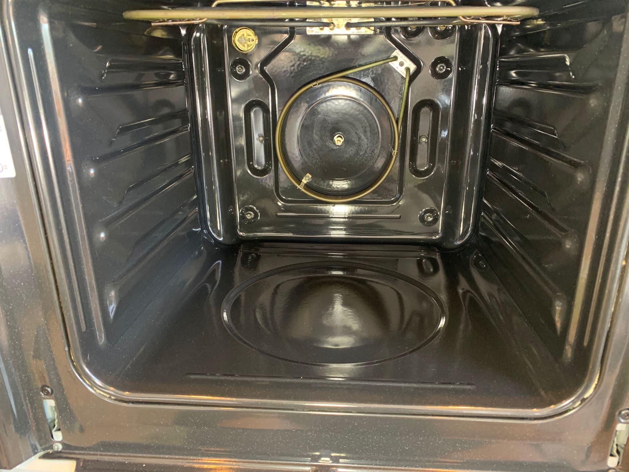 Professional oven cleaning service in Hampshire by Henry-Brooks